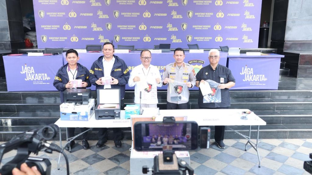 Ditkrimsus Polda Metro Bongkar Peredaran Upal Pecahan Rp100 Ribu di Bogor, Seorang Terduga Tersangka Diamankan