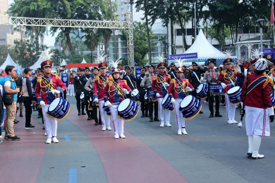Drum band SMA Kemala Taruna Bhayangkara Tampil Pertama Kali Di Ruang Publik
